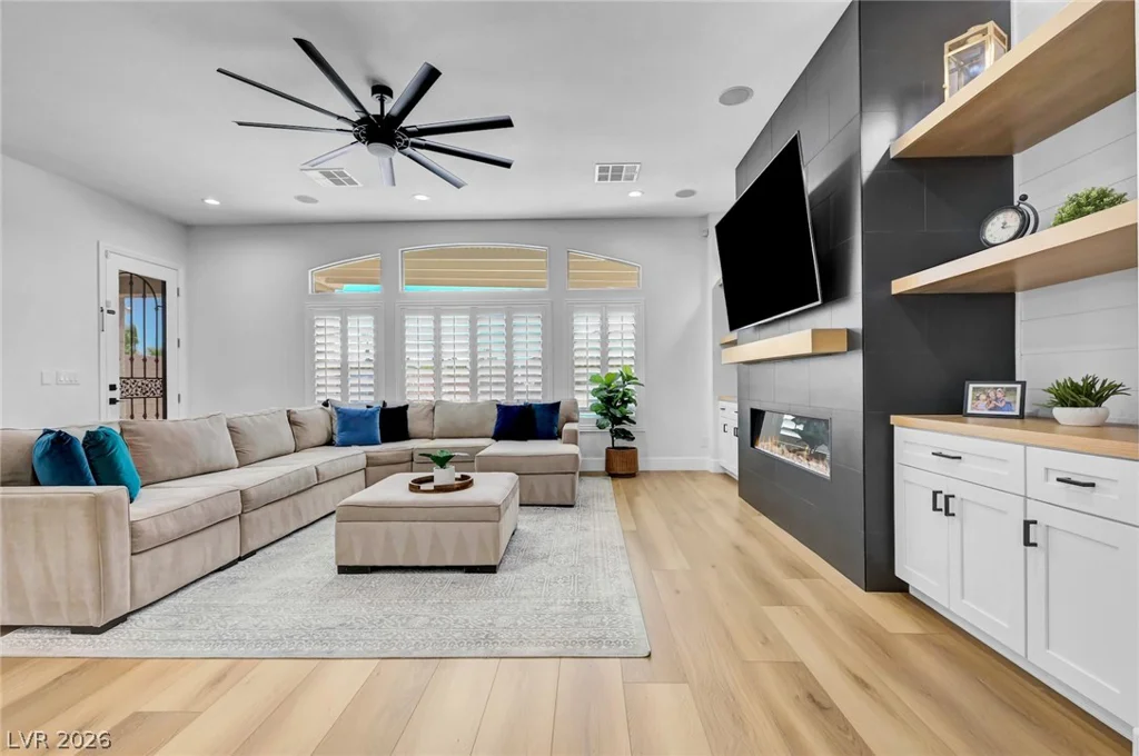 9155 Cimarron River, Las Vegas, NV 89149