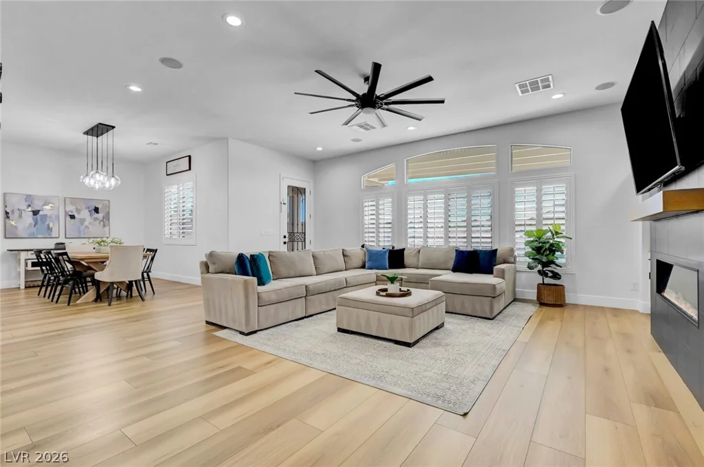 9155 Cimarron River, Las Vegas, NV 89149