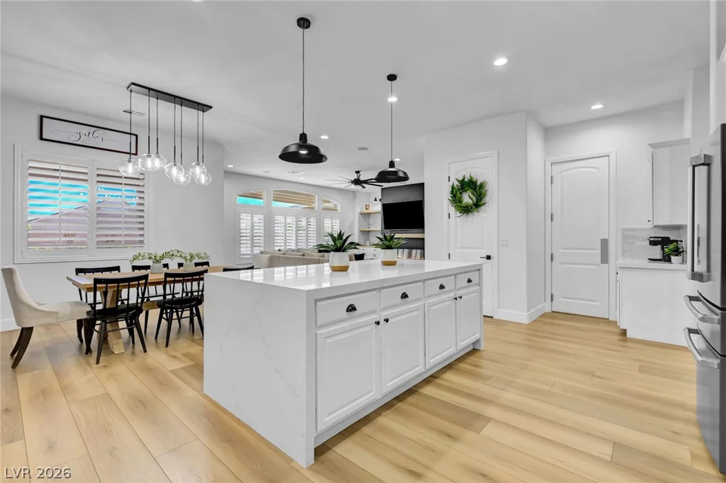 9155 Cimarron River, Las Vegas, NV 89149