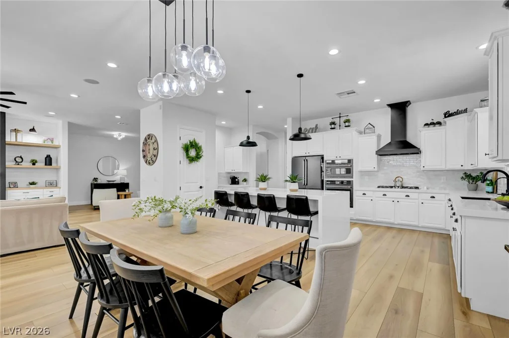 9155 Cimarron River, Las Vegas, NV 89149