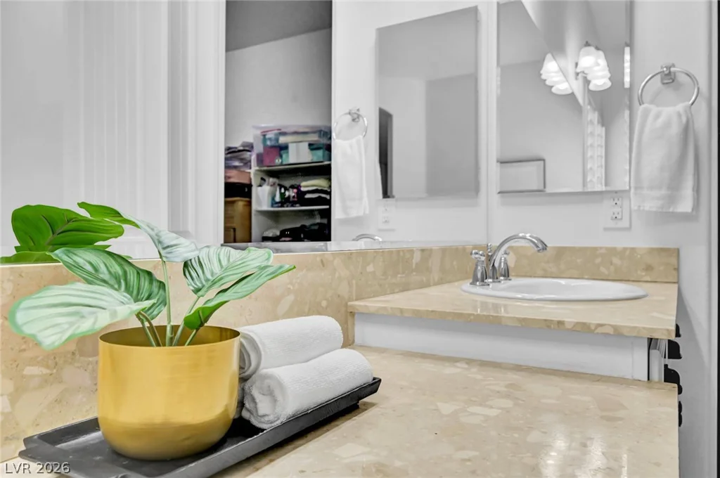 9155 Cimarron River, Las Vegas, NV 89149