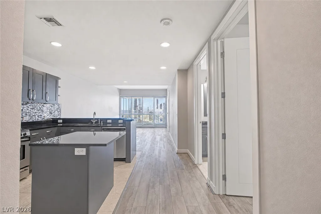 4525 Dean Martin, Las Vegas, NV 89103