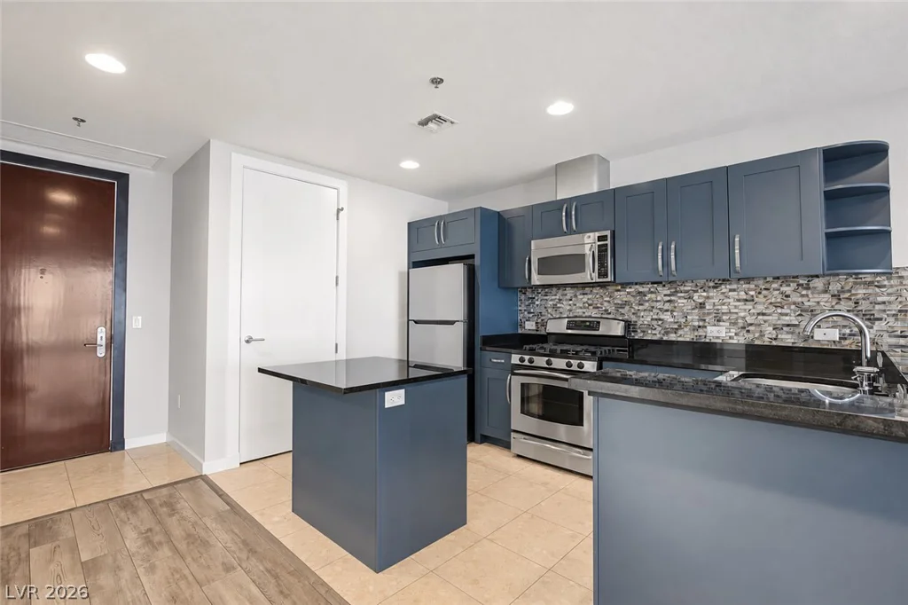 4525 Dean Martin, Las Vegas, NV 89103
