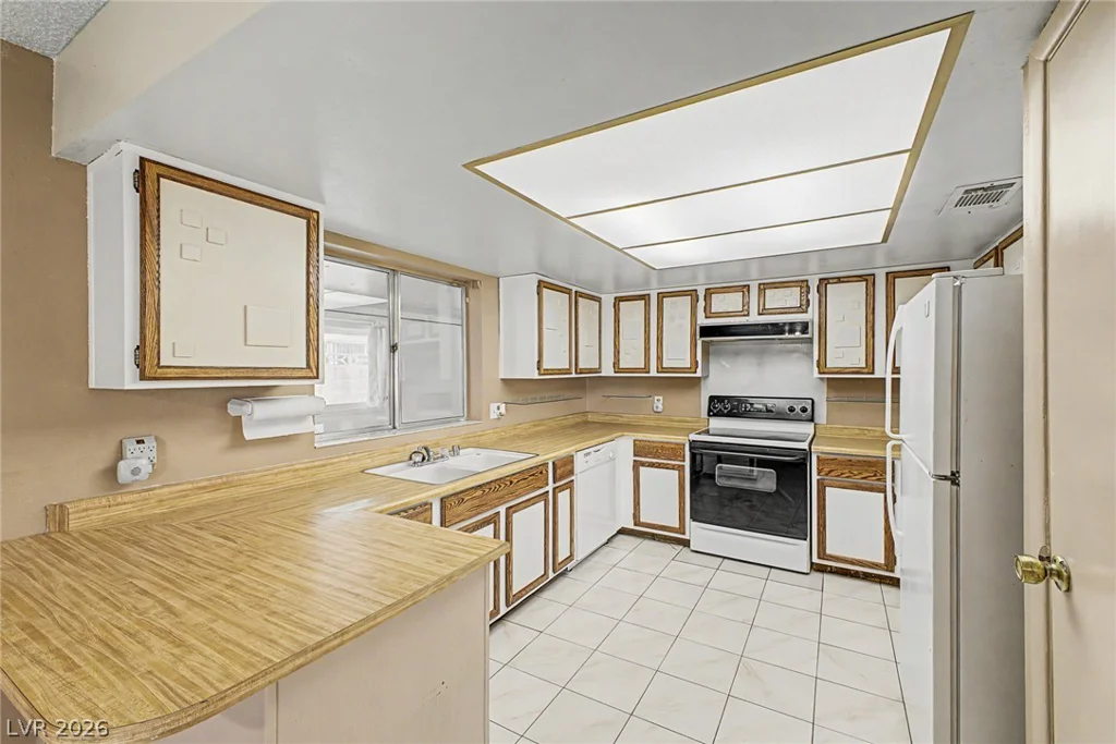 2112 Cameron, Las Vegas, NV 89102