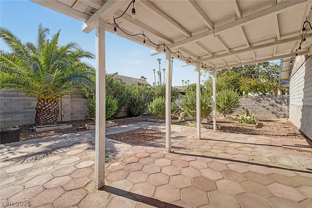 2112 Cameron, Las Vegas, NV 89102