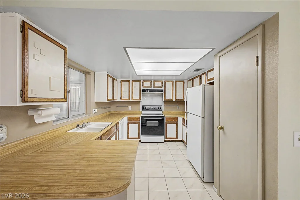 2112 Cameron, Las Vegas, NV 89102