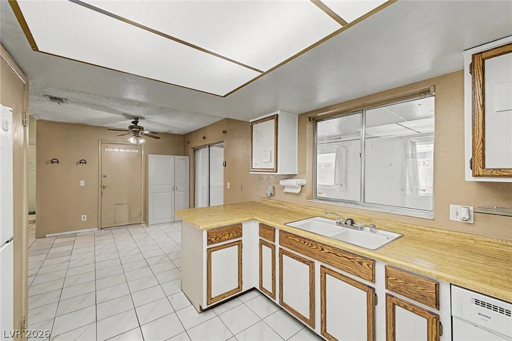 2112 Cameron, Las Vegas, NV 89102