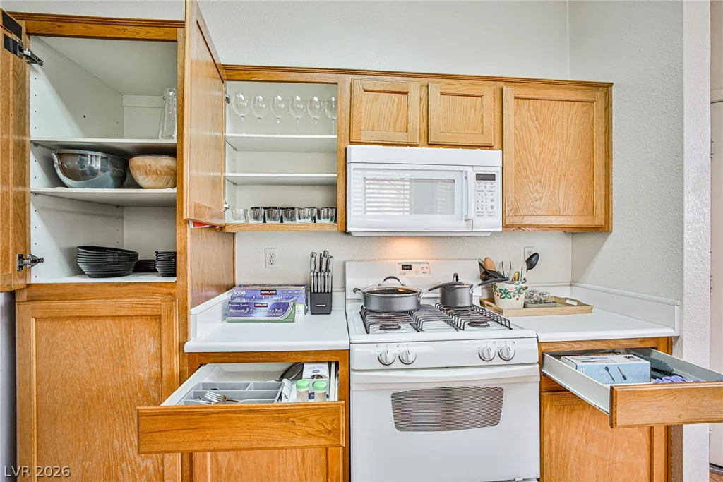8465 Lodge Haven, Las Vegas, NV 89123
