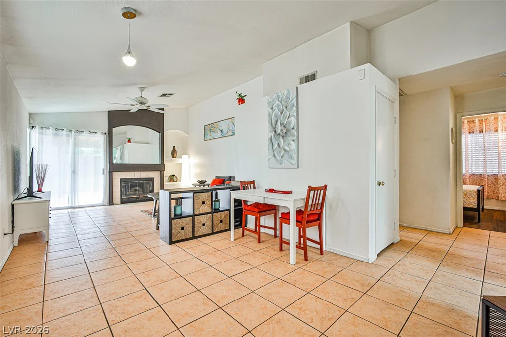 8465 Lodge Haven, Las Vegas, NV 89123