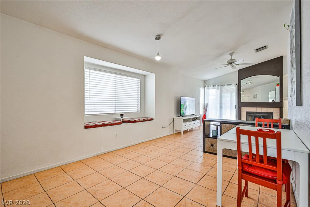 8465 Lodge Haven, Las Vegas, NV 89123