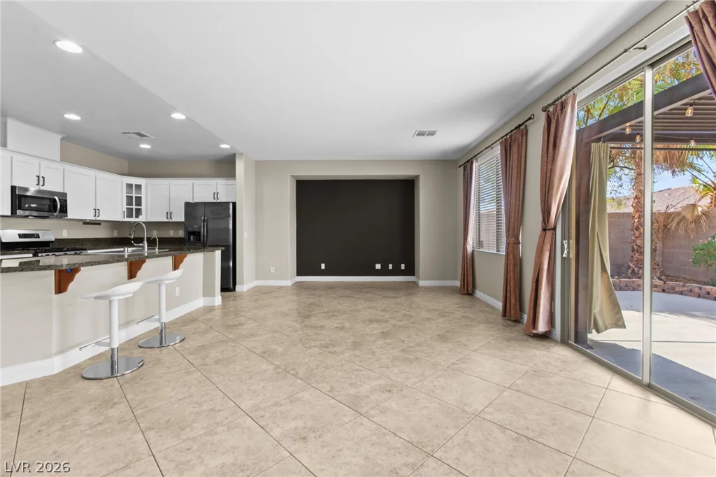7568 Stray Horse, Las Vegas, NV 89113
