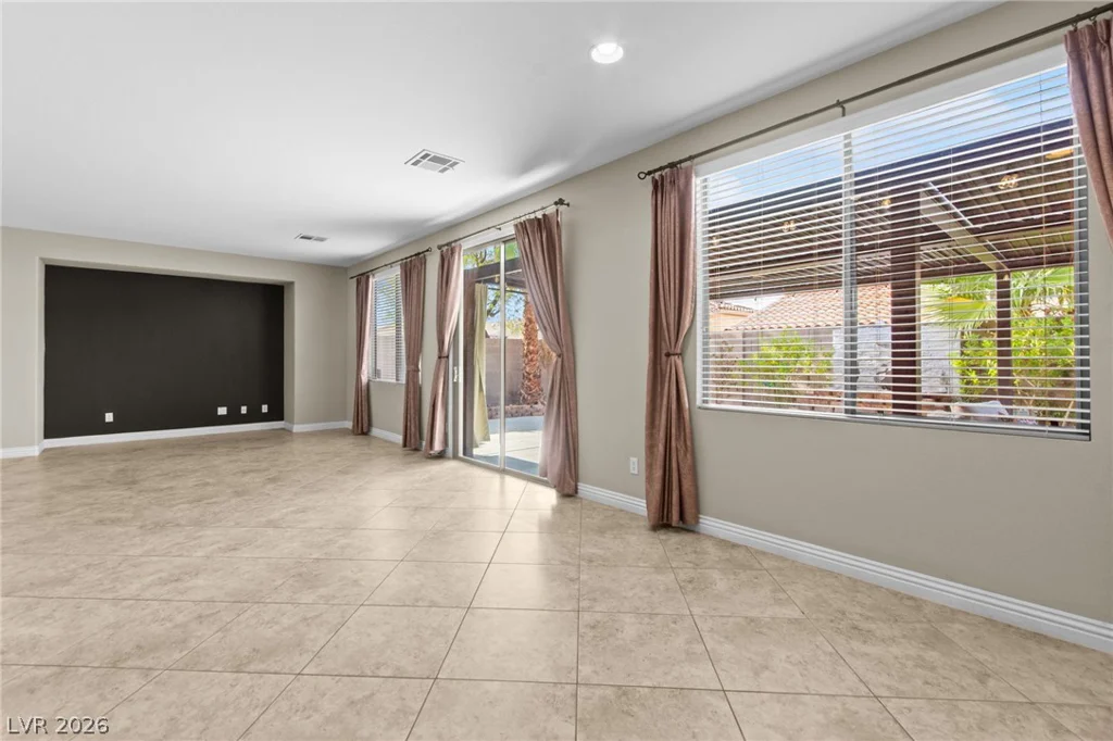 7568 Stray Horse, Las Vegas, NV 89113