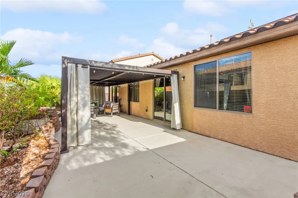 7568 Stray Horse, Las Vegas, NV 89113