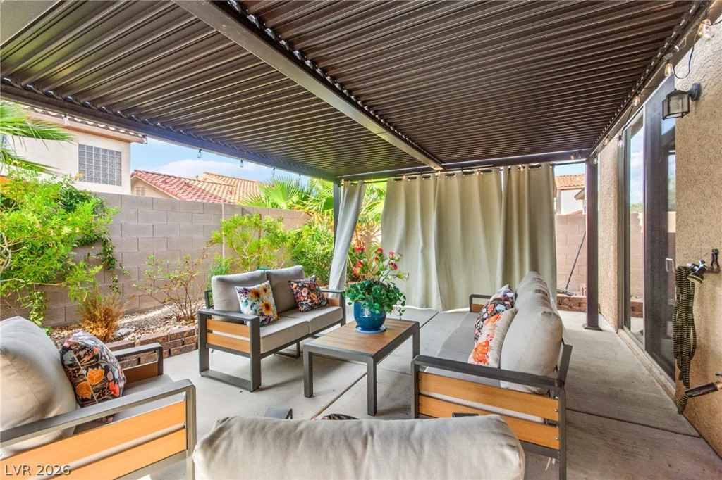 7568 Stray Horse, Las Vegas, NV 89113