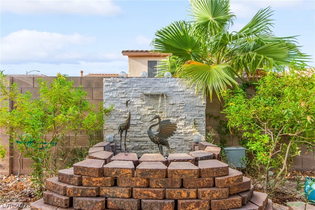 7568 Stray Horse, Las Vegas, NV 89113