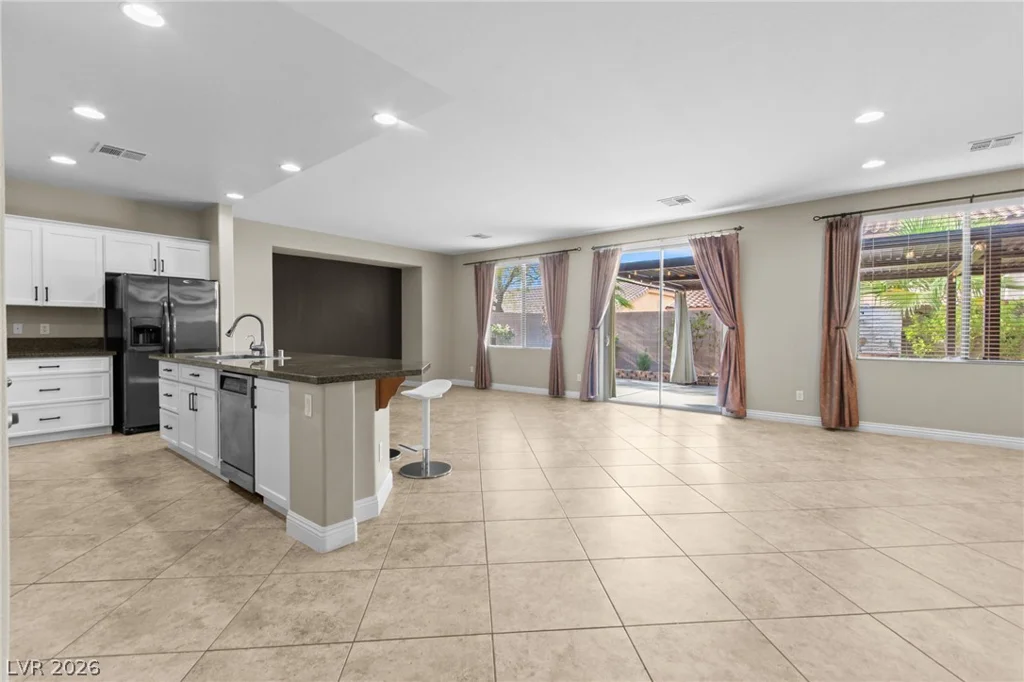 7568 Stray Horse, Las Vegas, NV 89113