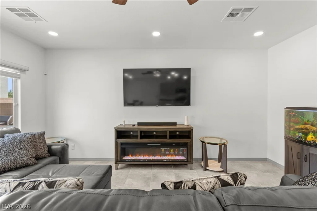 950 Willow Berry, North Las Vegas, NV 89032