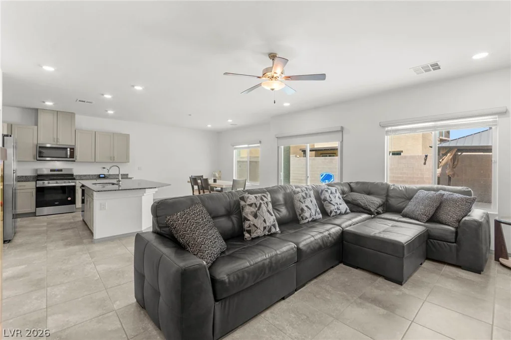 950 Willow Berry, North Las Vegas, NV 89032