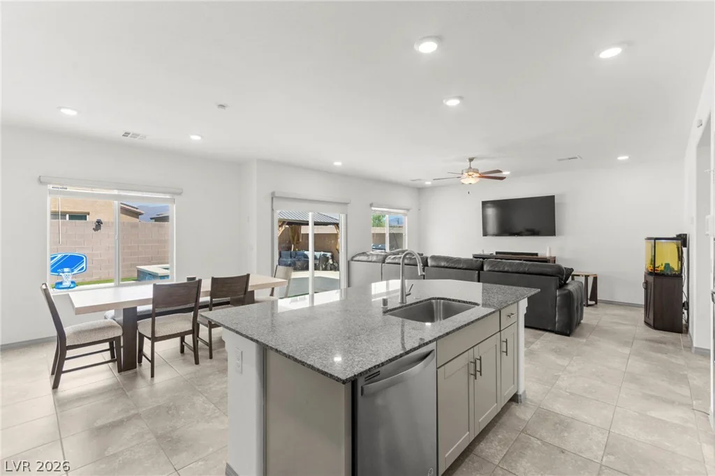 950 Willow Berry, North Las Vegas, NV 89032