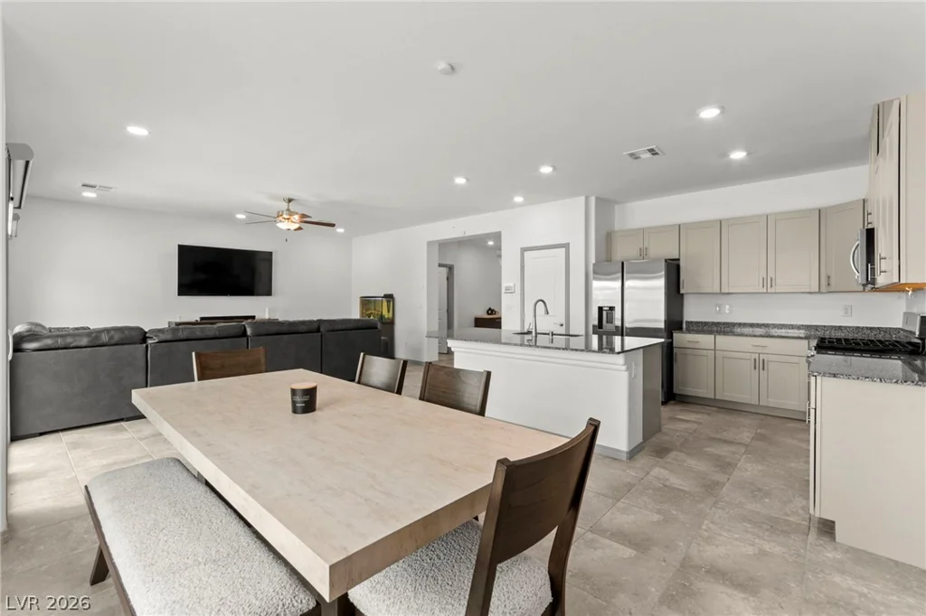 950 Willow Berry, North Las Vegas, NV 89032