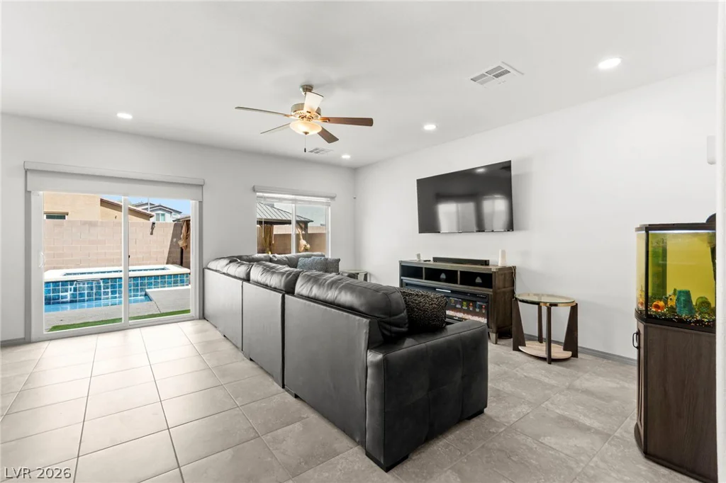 950 Willow Berry, North Las Vegas, NV 89032