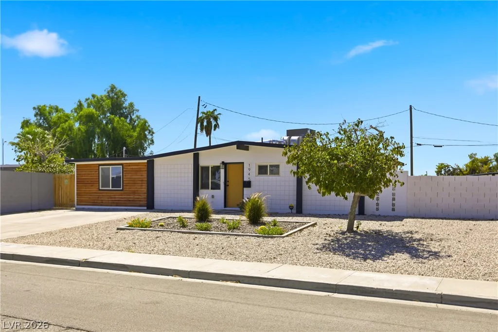 1945 Palma Vista, Las Vegas, NV 89169