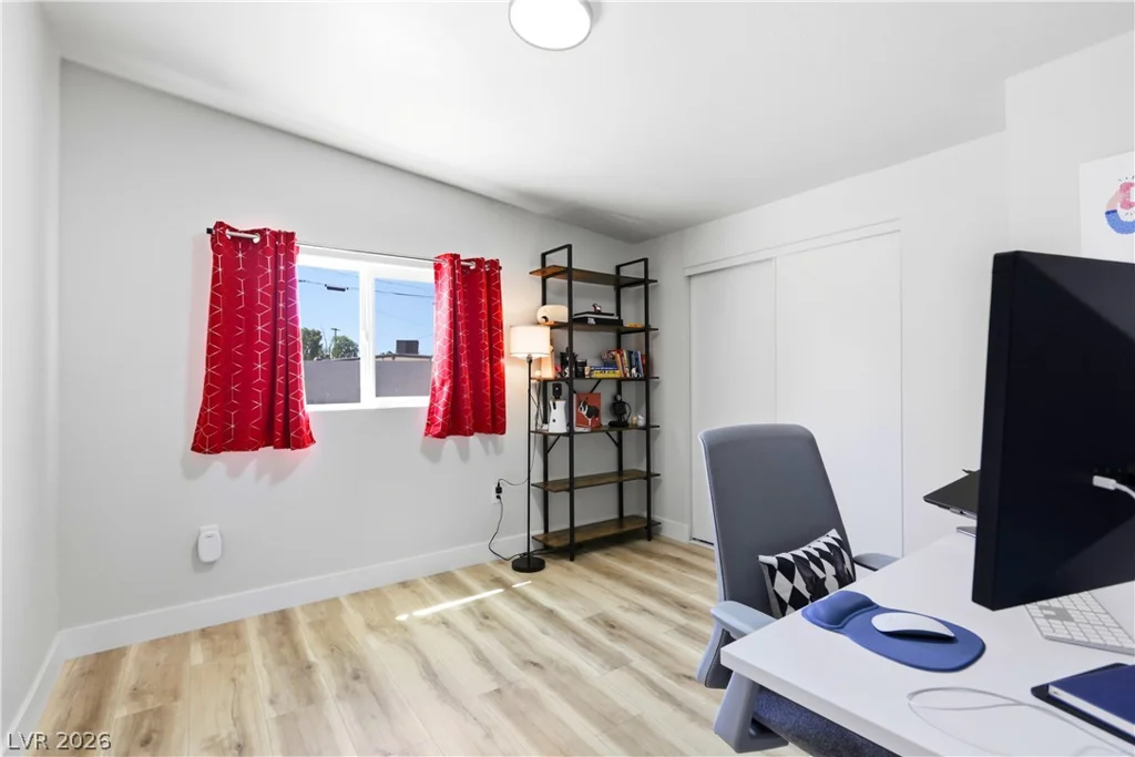 1945 Palma Vista, Las Vegas, NV 89169