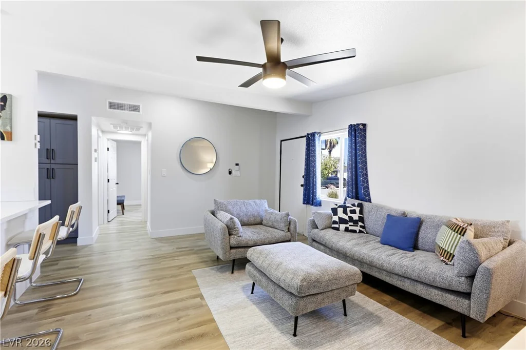 1945 Palma Vista, Las Vegas, NV 89169