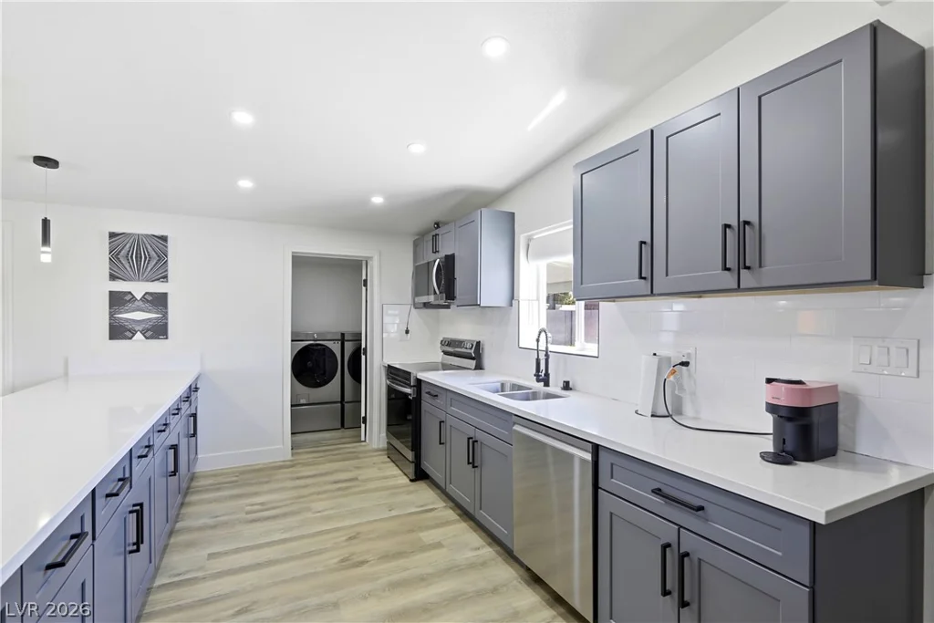 1945 Palma Vista, Las Vegas, NV 89169