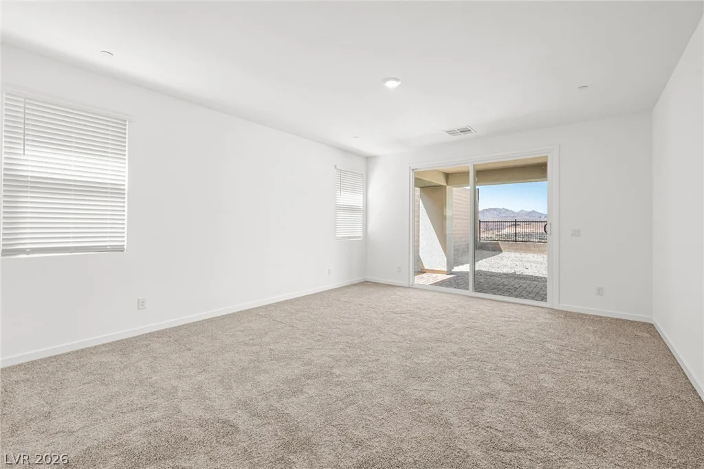 1552 Luca Mountain, Henderson, NV 89011