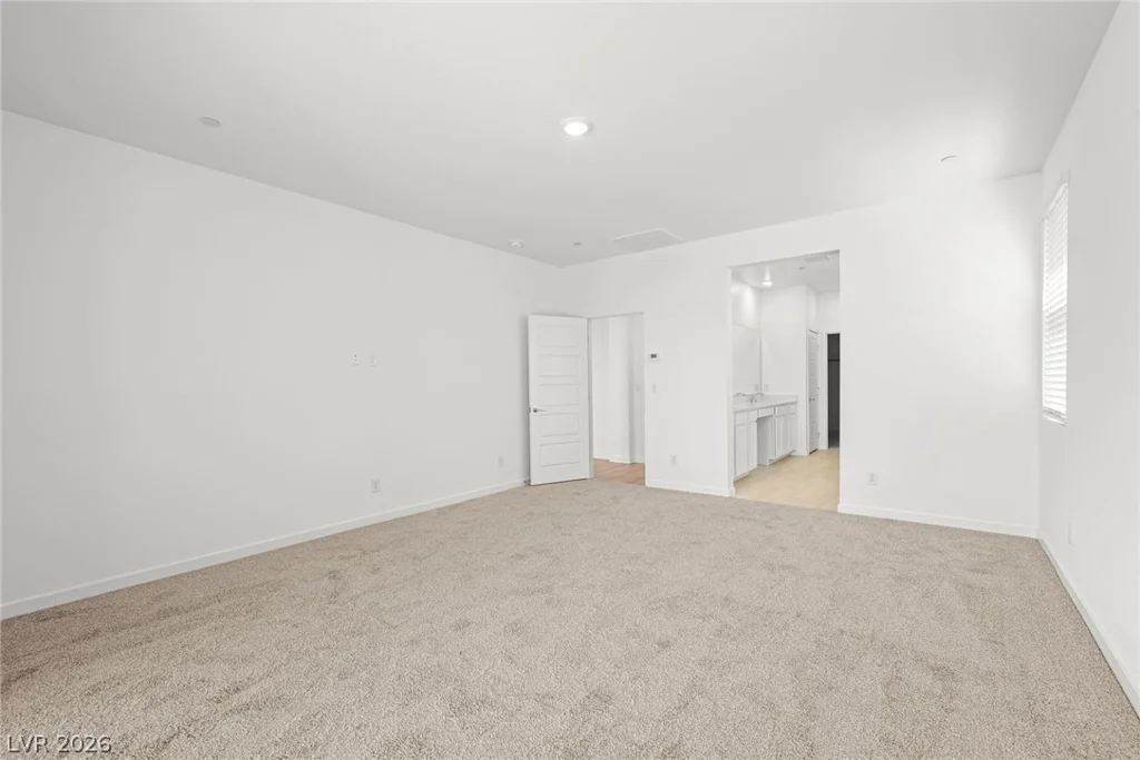 1552 Luca Mountain, Henderson, NV 89011