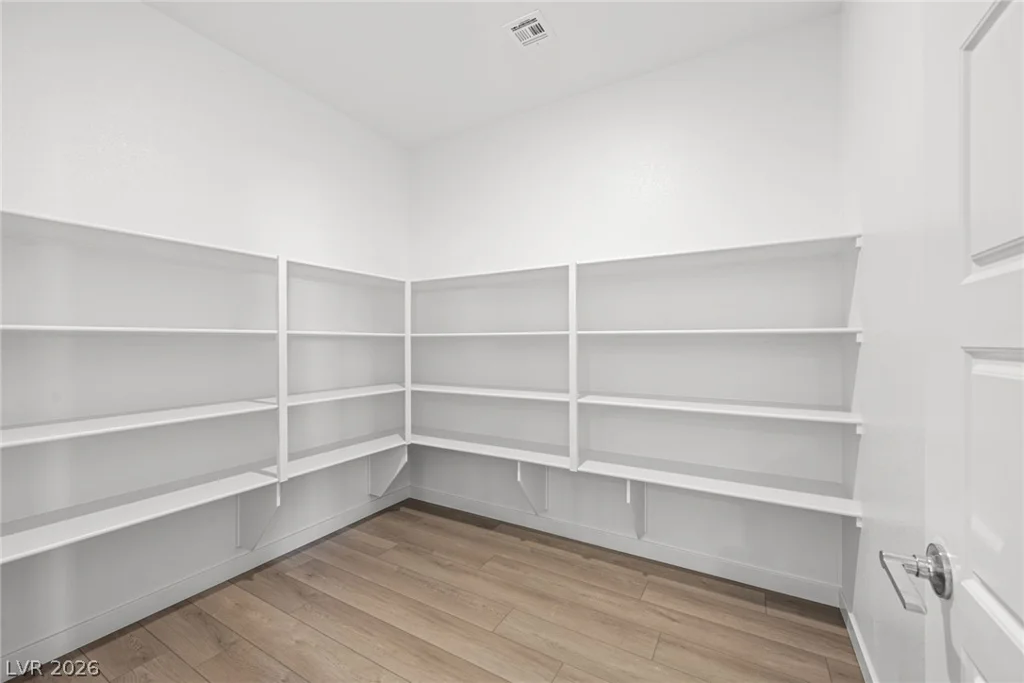 1552 Luca Mountain, Henderson, NV 89011