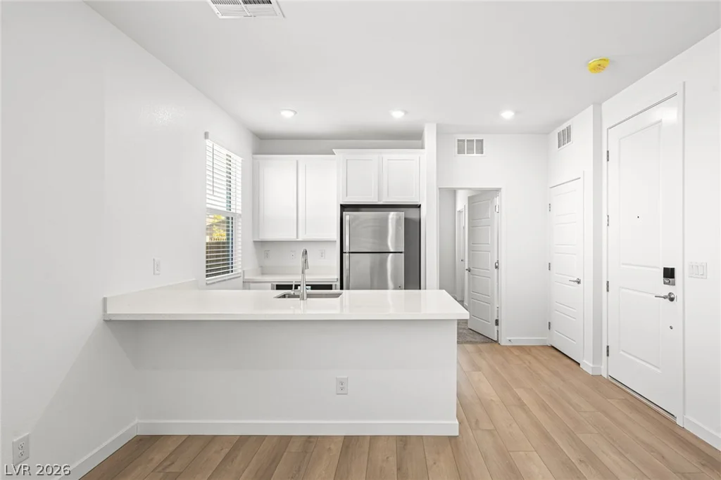 1552 Luca Mountain, Henderson, NV 89011