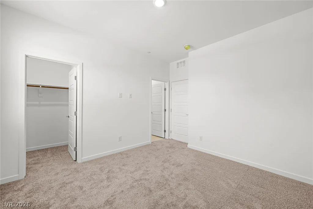 1552 Luca Mountain, Henderson, NV 89011