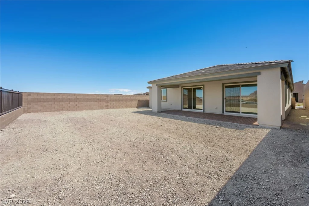 1552 Luca Mountain, Henderson, NV 89011