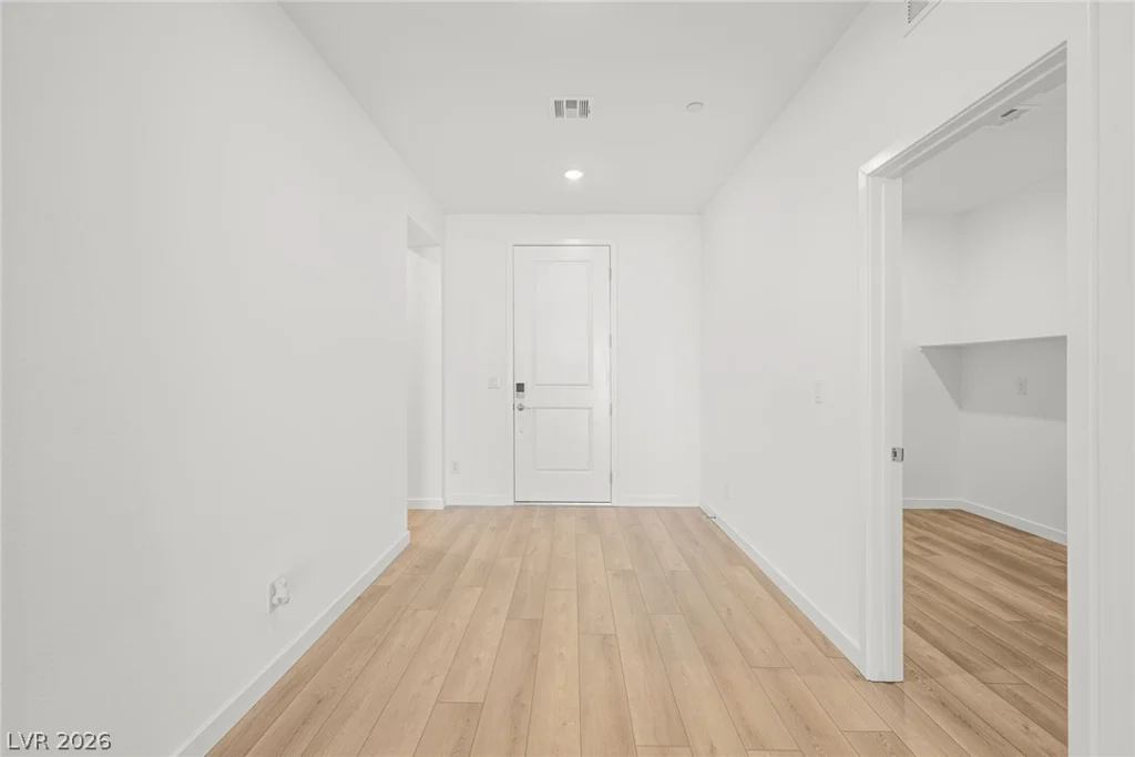 1552 Luca Mountain, Henderson, NV 89011