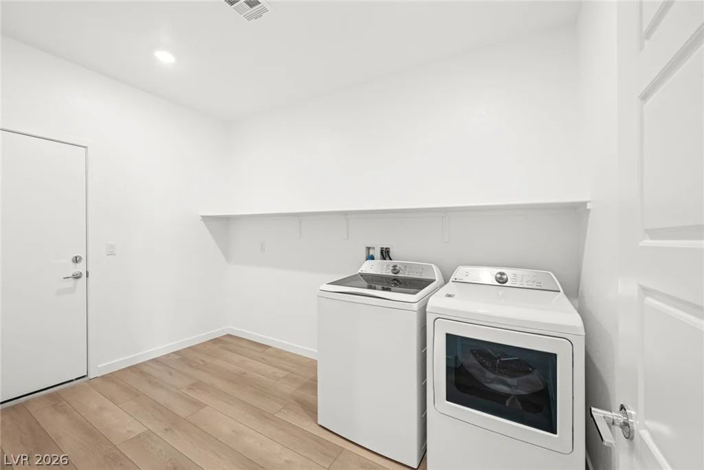 1552 Luca Mountain, Henderson, NV 89011