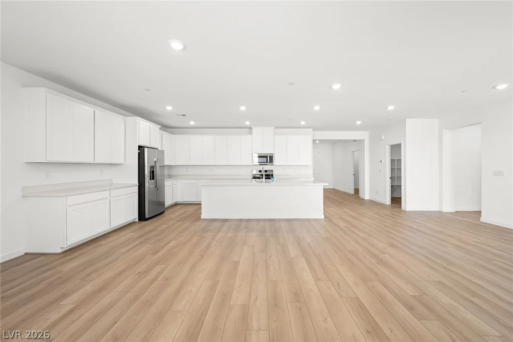 1552 Luca Mountain, Henderson, NV 89011