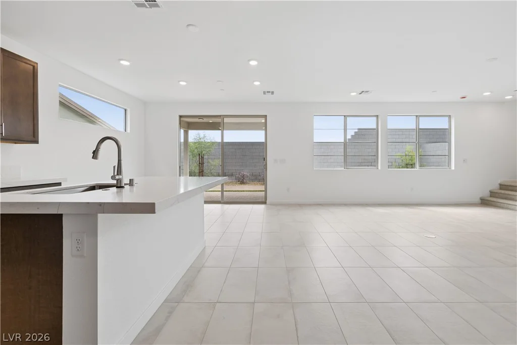 10457 Mountain Aster, Las Vegas, NV 89166