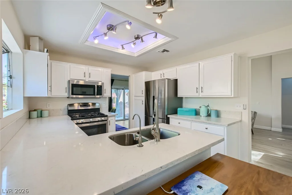 2740 Desert Crystal, Las Vegas, NV 89134