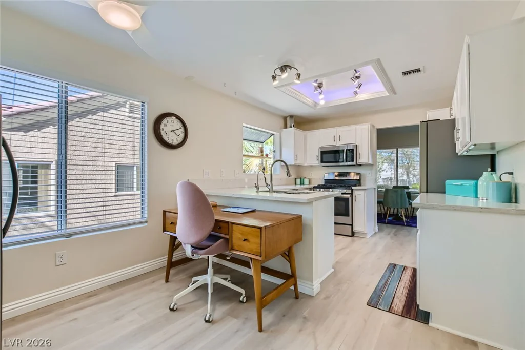 2740 Desert Crystal, Las Vegas, NV 89134