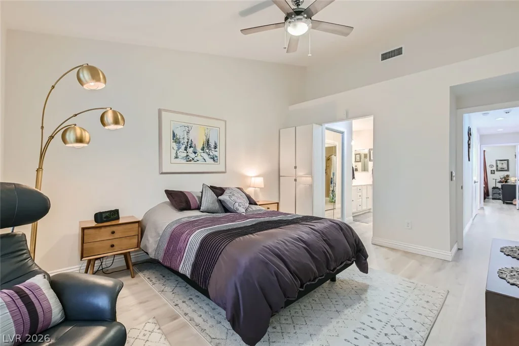 2740 Desert Crystal, Las Vegas, NV 89134