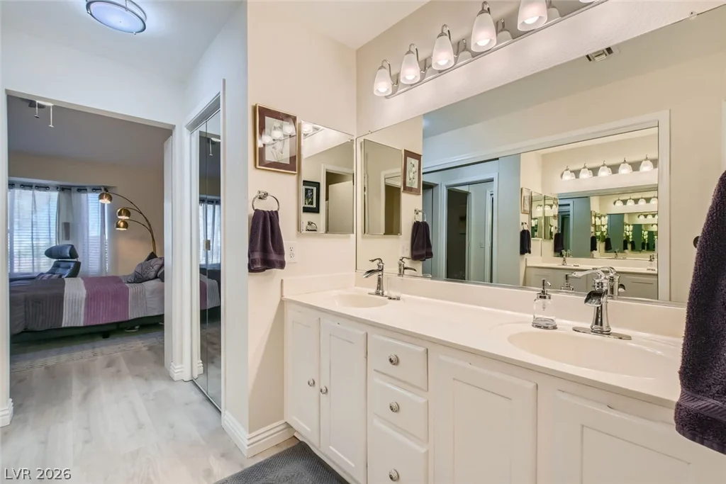 2740 Desert Crystal, Las Vegas, NV 89134