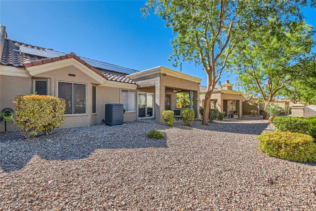 2740 Desert Crystal, Las Vegas, NV 89134