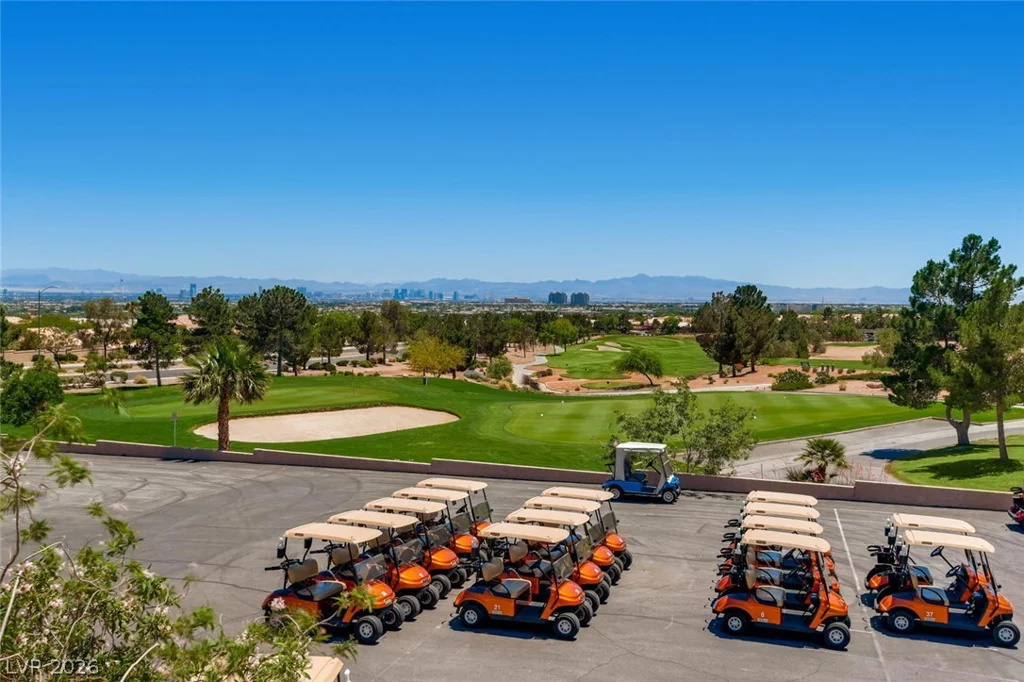 2740 Desert Crystal, Las Vegas, NV 89134
