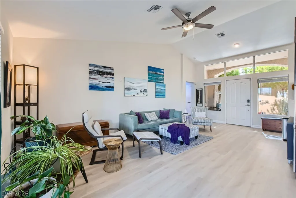2740 Desert Crystal, Las Vegas, NV 89134
