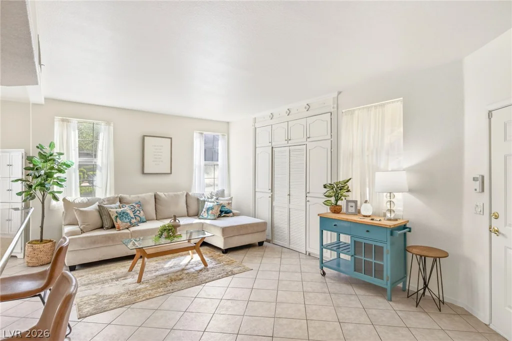 9901 Trailwood, Las Vegas, NV 89134
