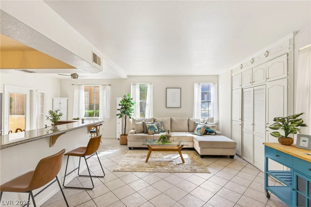 9901 Trailwood, Las Vegas, NV 89134