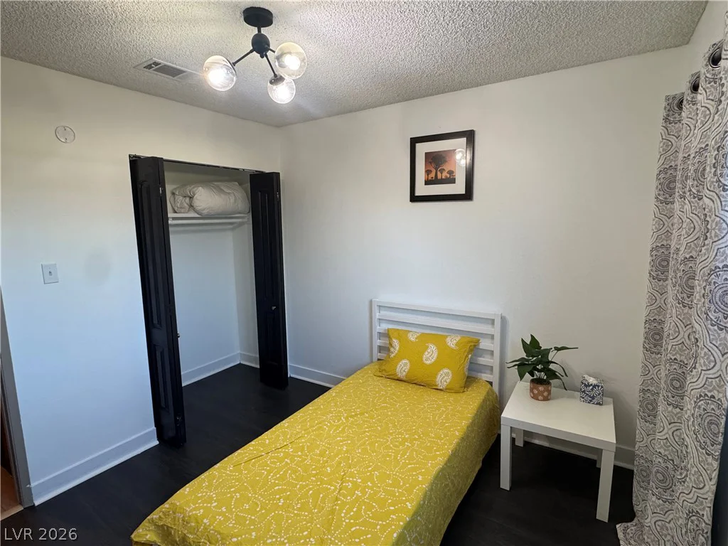 6536 Aberdeen, Las Vegas, NV 89107