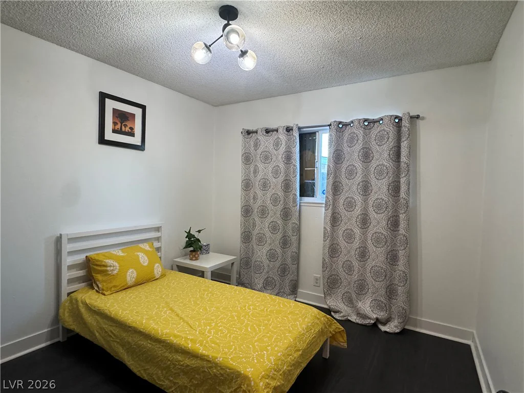 6536 Aberdeen, Las Vegas, NV 89107